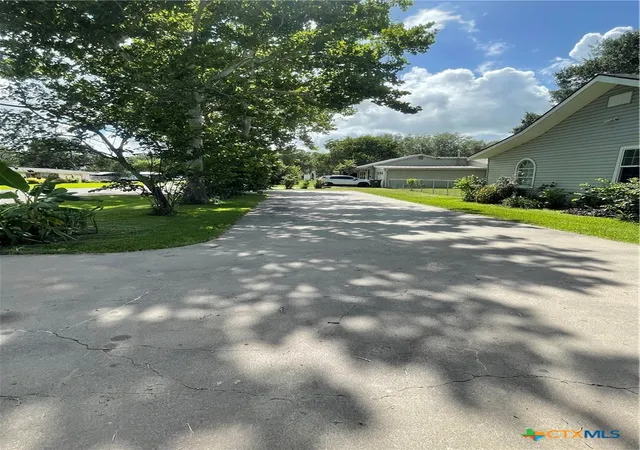 5th image of 1006 South Street, El Campo, TX 77437 | MLS# 616918