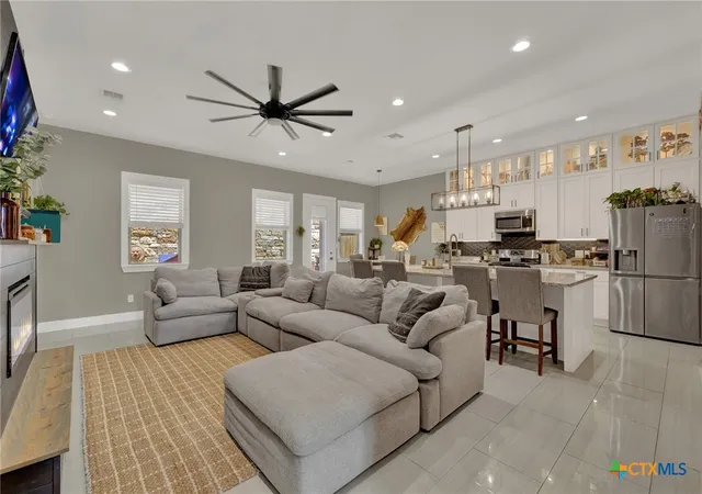 Photo 4 of Single family home for sale at 627 Hummingbird Hl, Canyon Lake, TX 78133 | MLS# 616814 | Listing updated on 2026-07-13
