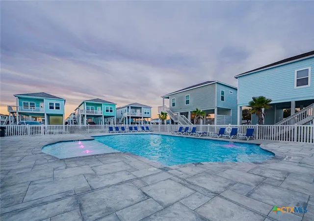 Homes for sale in Rockport, TX | 139 Paradise Dr, Rockport, TX 78328 | MLS# 616134