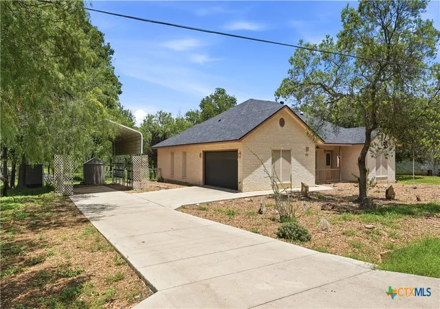 Photo 2 of Single family home for sale at 1895 Flaming Oak Dr, New Braunfels, TX 78132 | MLS# 616977 | Listing updated on 2026-07-11