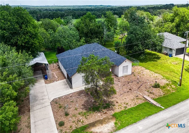 Photo 3 of Single family home for sale at 1895 Flaming Oak Dr, New Braunfels, TX 78132 | MLS# 616977 | Listing updated on 2026-07-11