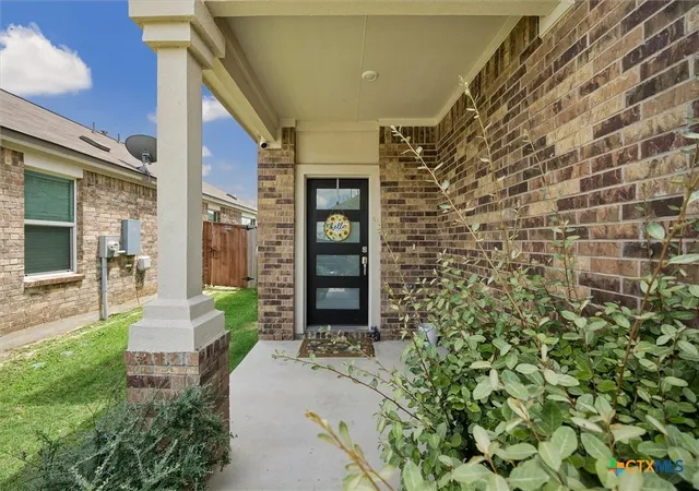 Photo 3 of Single family home for sale at 217 Canley Loop, Hutto, TX 78634 | MLS# 616880 | Listing updated on 2026-07-23