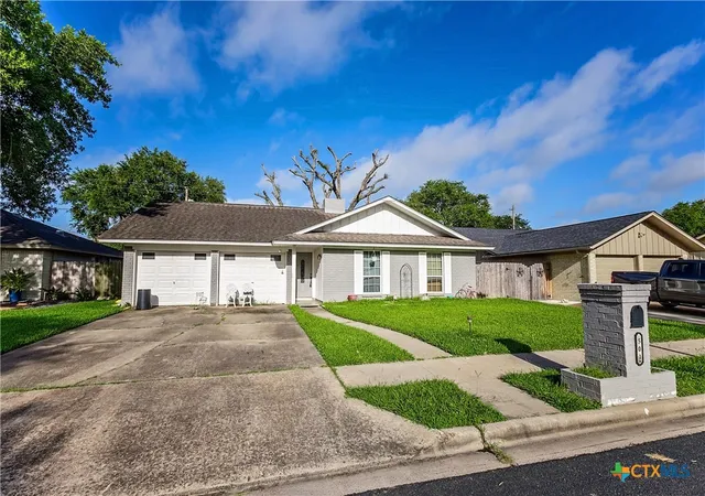 Photo 2 of Single family home for sale at 501 Magdalena Dr, Victoria, TX 77904 | MLS# 616955 | Listing updated on 2026-07-10