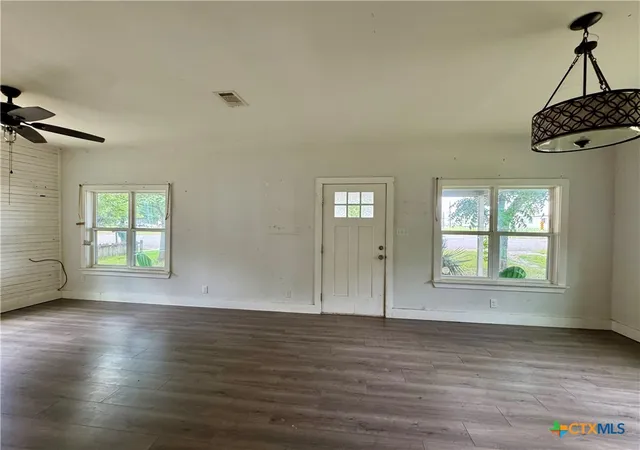 9th image of 708 Sheffield Ave, Llano, TX 78643 | MLS# 617090
