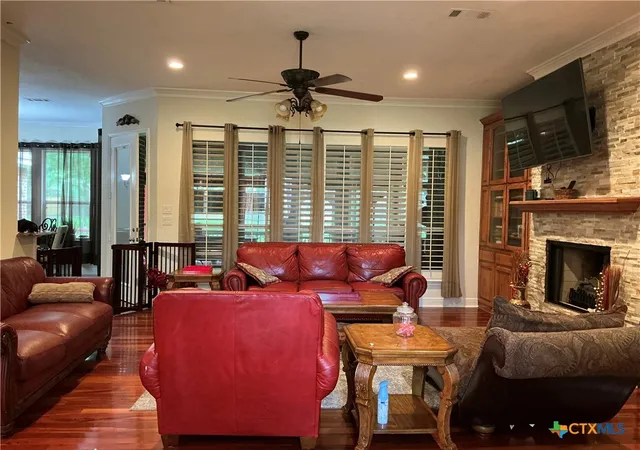 4th image of 8803 Hampton South Ct, Granbury, TX 76049 | MLS# 617127