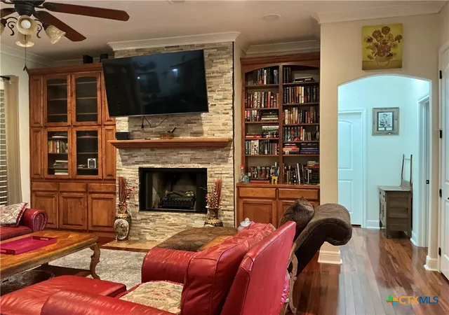 5th image of 8803 Hampton South Ct, Granbury, TX 76049 | MLS# 617127