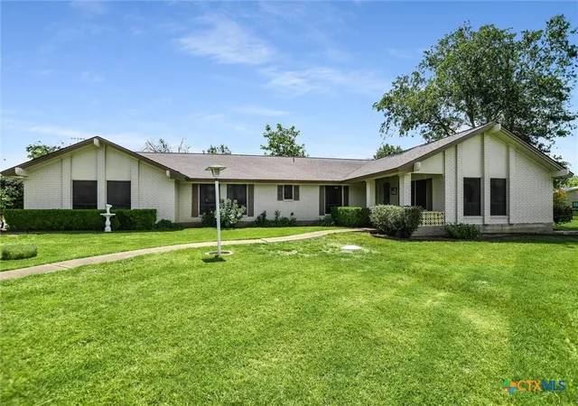 Photo 1 of Single family home for sale at 7 Brenda Ln, Round Rock, TX 78665 | MLS# 617093 | Listing updated on 2026-06-17