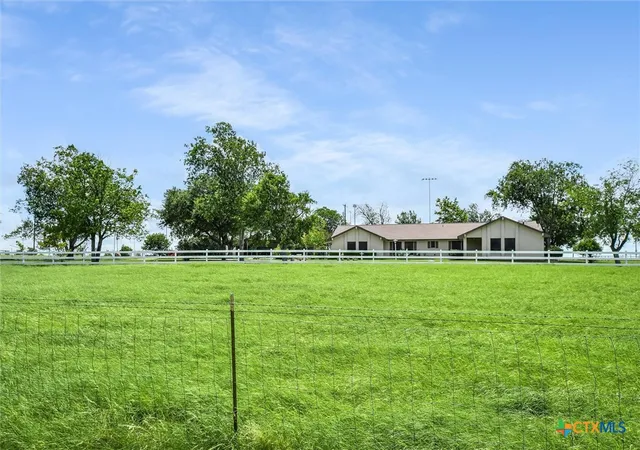 Photo 2 of Single family home for sale at 7 Brenda Ln, Round Rock, TX 78665 | MLS# 617093 | Listing updated on 2026-06-17
