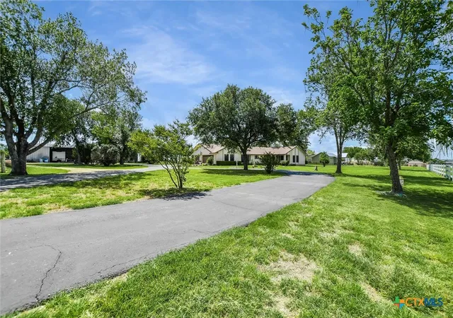 Photo 3 of Single family home for sale at 7 Brenda Ln, Round Rock, TX 78665 | MLS# 617093 | Listing updated on 2026-06-17