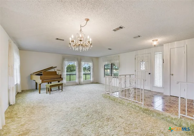 Photo 4 of Single family home for sale at 7 Brenda Ln, Round Rock, TX 78665 | MLS# 617093 | Listing updated on 2026-06-17