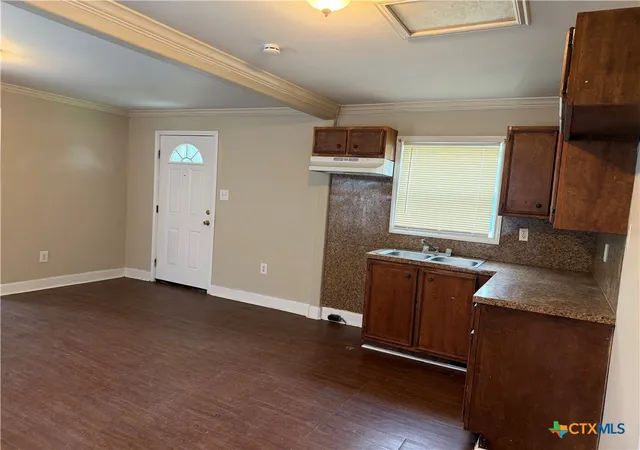 Photo 2 of Single family home for sale at 801 E Park Ave, Victoria, TX 77901 | MLS# 616917 | Listing updated on 2026-07-22