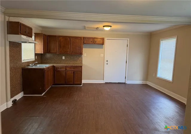Photo 2 of Single family home for sale at 801 E Park Ave, Victoria, TX 77901 | MLS# 616917 | Listing updated on 2026-07-22