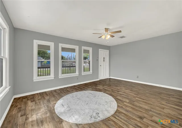 5th image of 105 E Huebinger St, Marion, TX 78124 | MLS# 615862