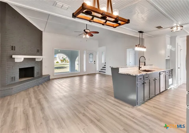 Photo 2 of Single family home for sale at 445 Lakeshore Dr, Victoria, TX 77905 | MLS# 617407 | Listing updated on 2026-07-27