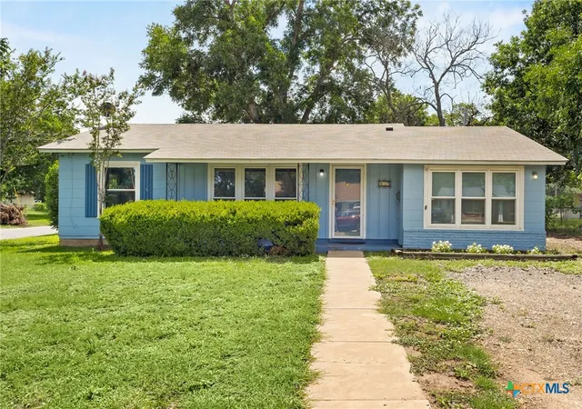 Homes for sale in Seguin, TX | 432 Romberg St, Seguin, TX 78155 | MLS# 617303