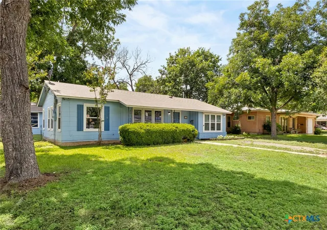 Homes for sale in Seguin, TX | 432 Romberg St, Seguin, TX 78155 | MLS# 617303