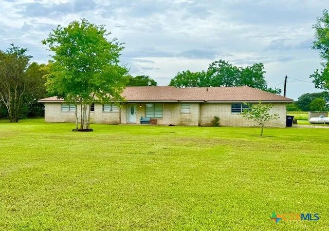 2nd image of 3652 Fm 1822, Edna, TX 77957 | MLS# 616994