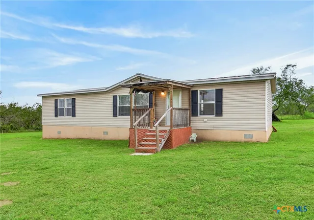 Homes for sale in Gonzales, TX | 1340 County Road 344, Gonzales, TX 78629 | MLS# 617473
