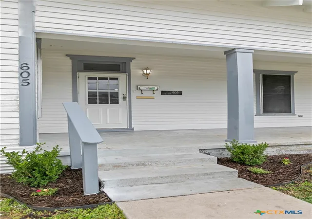 Photo 3 of Single family home for sale at 605 E Elm St, Hillsboro, TX 76645 | MLS# 617476 | Listing updated on 2026-07-23