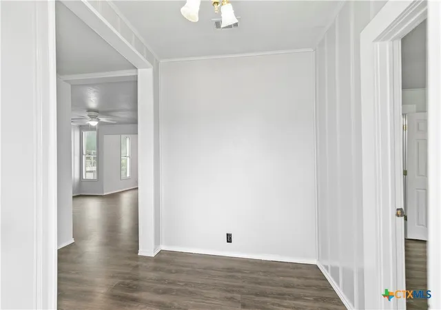 Photo 4 of Single family home for sale at 605 E Elm St, Hillsboro, TX 76645 | MLS# 617476 | Listing updated on 2026-07-23