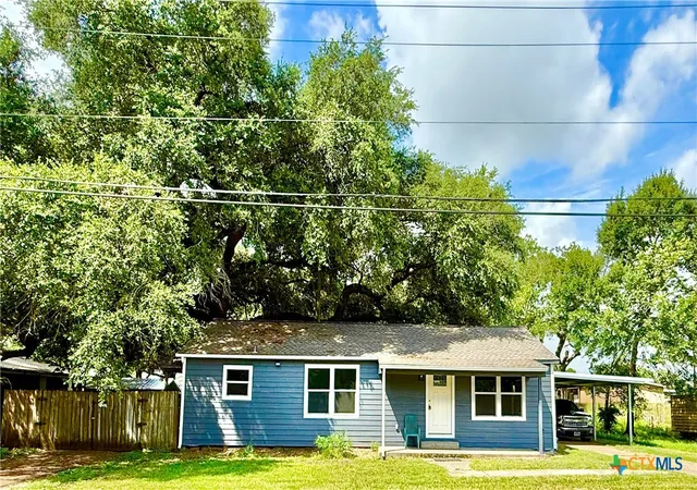 2nd image of 307 S East St, Edna, TX 77957 | MLS# 617307