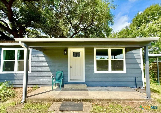 Homes for sale in Edna, TX | 307 S East St, Edna, TX 77957 | MLS# 617307