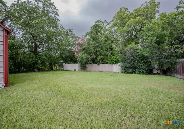23rd image of 306 E Brazos A & B St, Victoria, TX 77901 | MLS# 617472