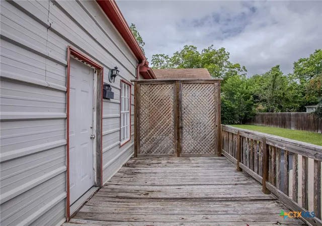 3rd image of 306 E Brazos A & B St, Victoria, TX 77901 | MLS# 617472