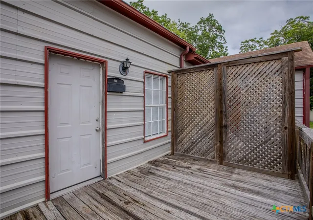 4th image of 306 E Brazos A & B St, Victoria, TX 77901 | MLS# 617472