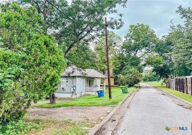 Homes for sale in Gonzales, TX | 811 Saint John St, Gonzales, TX 78629 | MLS# 617495