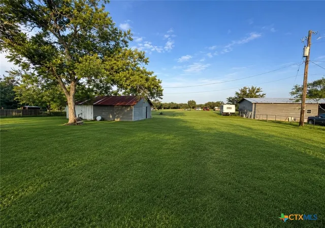 Homes for sale in Luling, TX | 312 Willow Ave, Luling, TX 78648 | MLS# 617496