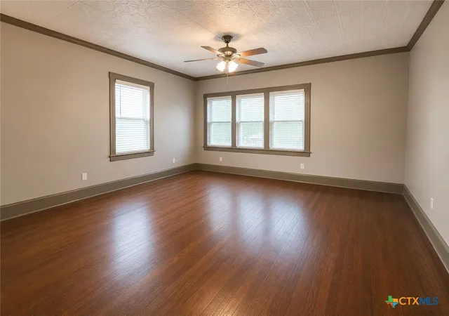 Homes for sale in Luling, TX | 312 Willow Ave, Luling, TX 78648 | MLS# 617496
