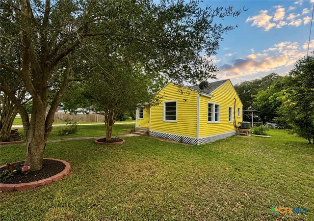 Homes for sale in Palacios, TX | 1109 4Th St, Palacios, TX 77465 | MLS# 617631