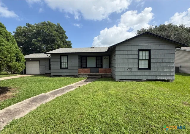 1st image of 602 E Rosebud, Victoria, TX 77901 | MLS# 617410