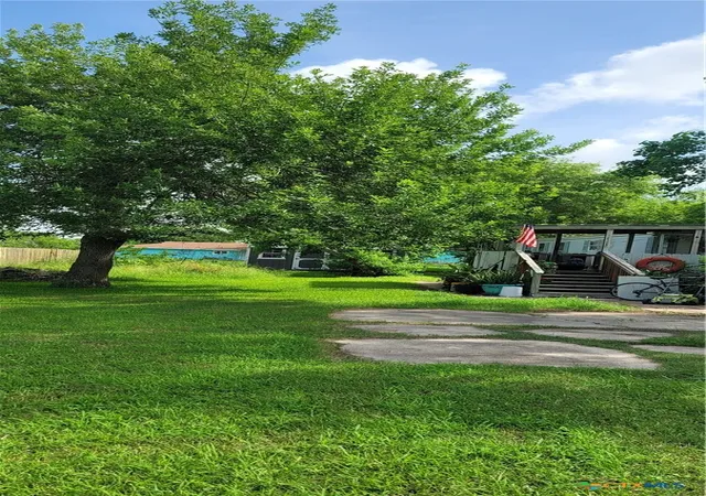 3rd image of 706 W Cleveland Ave, Seadrift, TX 77983 | MLS# 617761