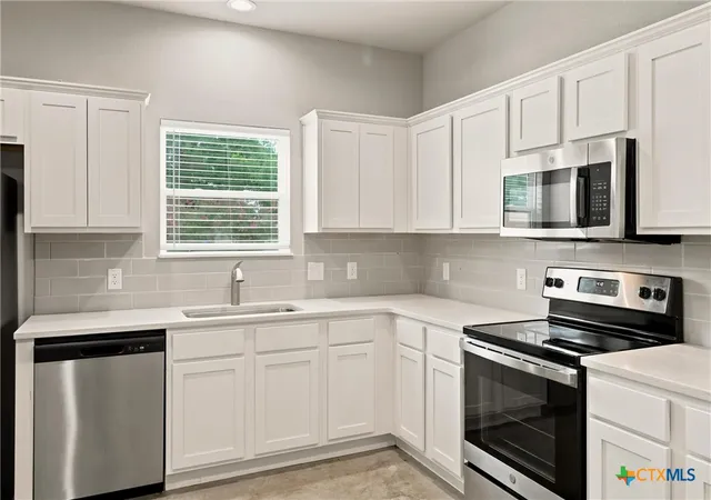 4th image of 611 E Martindale St #A & B, Seguin, TX 78155 | MLS# 617780