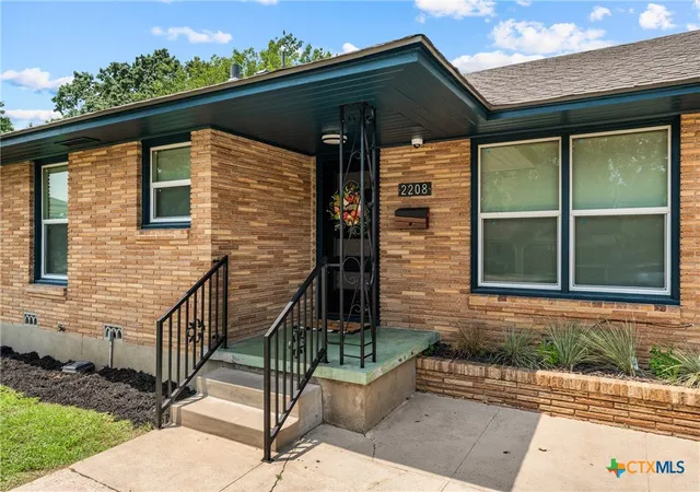 Photo 1 of Single family home for sale at 2208 N 44th Street, Waco, TX 76710 | MLS# 617869 | Listing updated on 2026-10-08