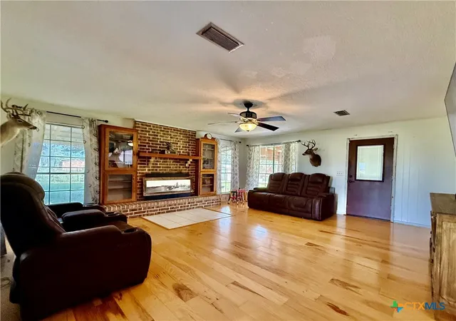 Photo 4 of Single family home for sale at 2035 County Rd 400, Yoakum, TX 77995 | MLS# 617928 | Listing updated on 2026-07-31