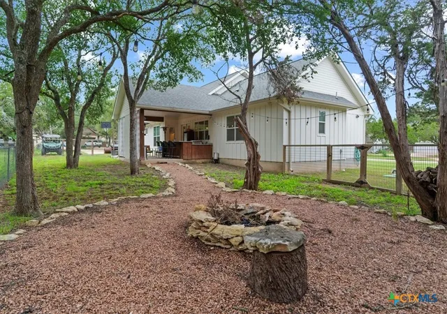 Homes for sale in Wimberley, TX | 1 Agarita Cir, Wimberley, TX 78676 | MLS# 617821