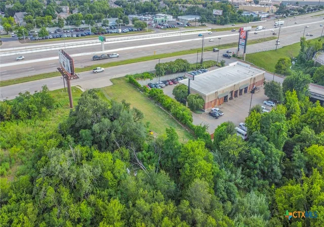 4th image of 3210 S General Bruce Dr, Temple, TX 76504 | MLS# 617802