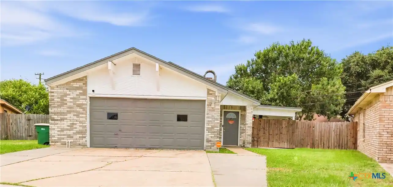 Photo 1 of Single family home for sale at 217 Versailles St, Victoria, TX 77904 | MLS# 617996 | Listing updated on 2026-10-23