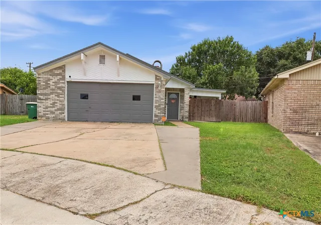 2nd image of 217 Versailles St, Victoria, TX 77904 | MLS# 617996