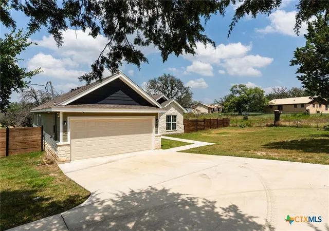 Photo 4 of Single family home for sale at 1110 County Rd 1045, Lampasas, TX 76550 | MLS# 617903 | Listing updated on 2026-07-02