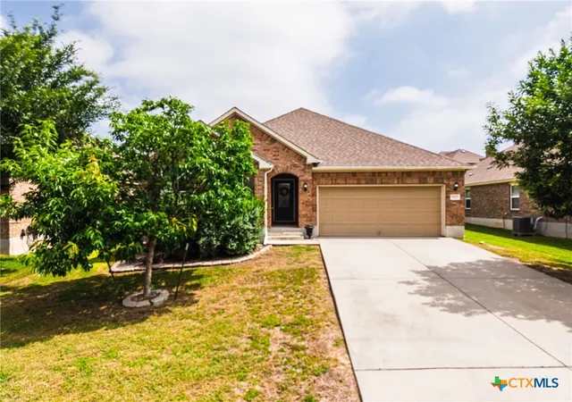 Photo 2 of Single family home for sale at 827 Old World Dr, Harker Heights, TX 76548 | MLS# 618005 | Listing updated on 2026-06-27
