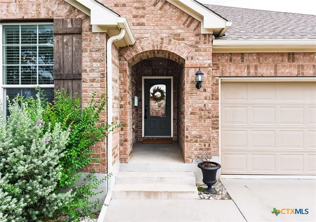 Photo 3 of Single family home for sale at 827 Old World Dr, Harker Heights, TX 76548 | MLS# 618005 | Listing updated on 2026-06-27