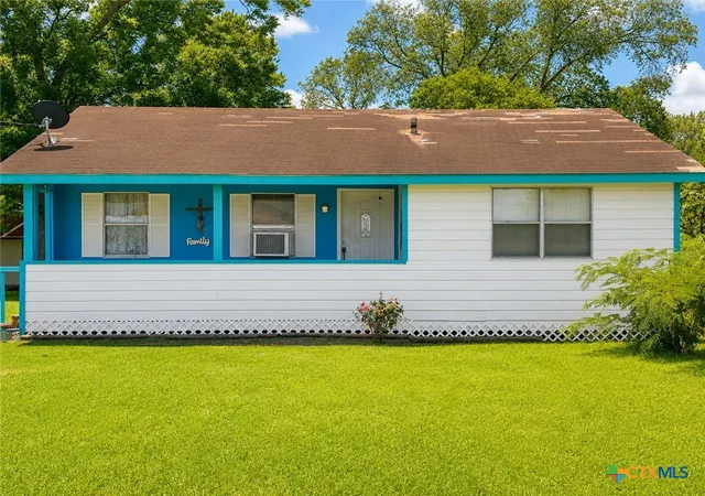 1st image of 109 S Colorado St, Edna, TX 77957 | MLS# 618135