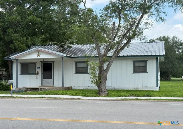 1st image of 603 E North Main St, Flatonia, TX 78941 | MLS# 618014