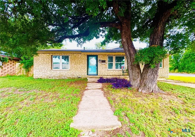 1st image of 2402 Oak Dr, Gatesville, TX 76528 | MLS# 618270
