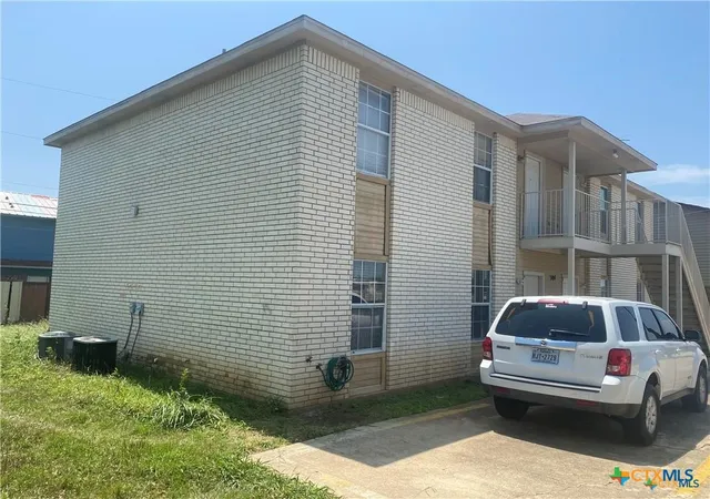 Photo 3 of House for sale at 504 Esther Cir, Killeen, TX 76543 | MLS# 618292 | Listing updated on 2026-06-30