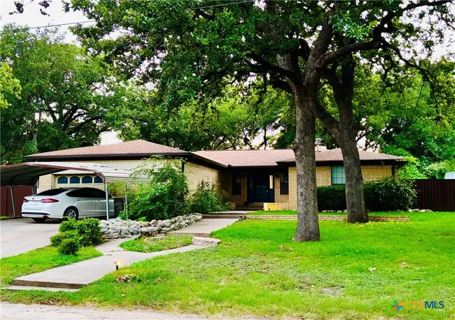 1st image of 817 S Bell St, Hamilton, TX 76531 | MLS# 618281